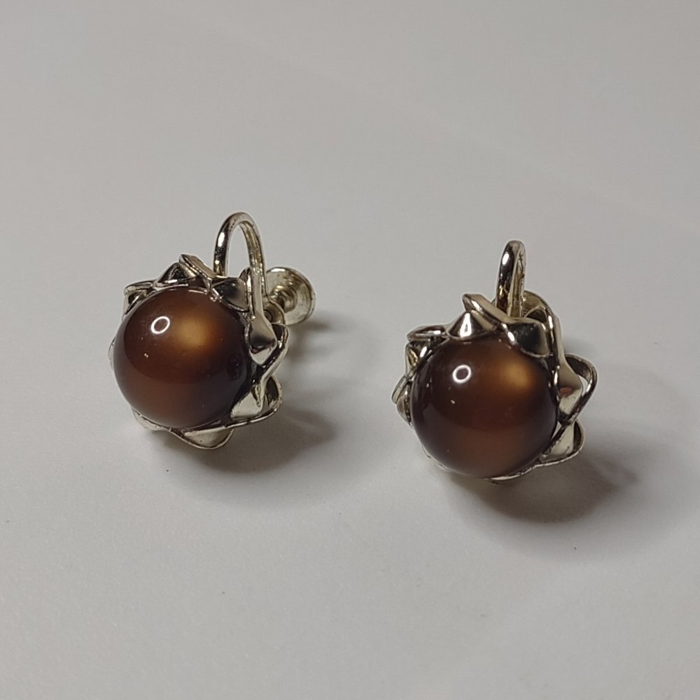 Vintage Lightweight Metal And Plastic Screw On Earrings